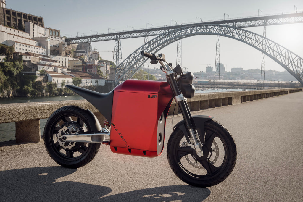 PR7 650 AVENTURA 2025 EDIÇÃO DOURADA